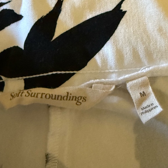 Soft Surroundings Women's Pull on Crop Pants Size M - Picture 4 of 5